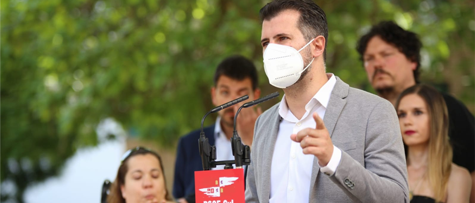 Tudanca dice que el di&aacute;logo social no es gasto superfluo y que no hay nada m&aacute;s superfluo que el gobierno de Ma&ntilde;ueco y Gallardo