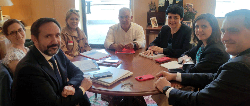 El PSOE de Aranda aborda con Transportes la mejora del servicio de autob&uacute;s a Madrid