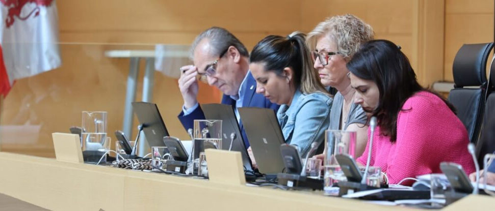 El PSOE&nbsp; pide a la Junta m&aacute;s financiaci&oacute;n&nbsp; para los ayuntamientos y acusa a PP y Vox de haber pasado de intentar acabar con los chiringuitos a vivir de ellos