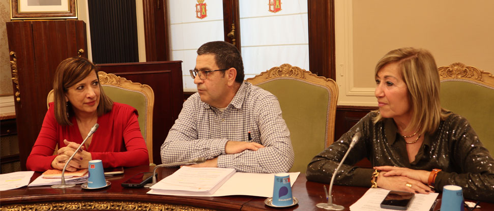 La Diputaci&oacute;n rechaza volver a utilizar las motoniveladoras de las que dispone para reparar caminos rurales