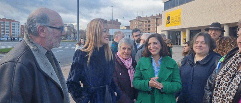 <div>Esther Pe&ntilde;a dice que cada vez que el Partido Popular habla de vivienda, los espa&ntilde;oles nos echamos a temblar</div><div><br /></div>
