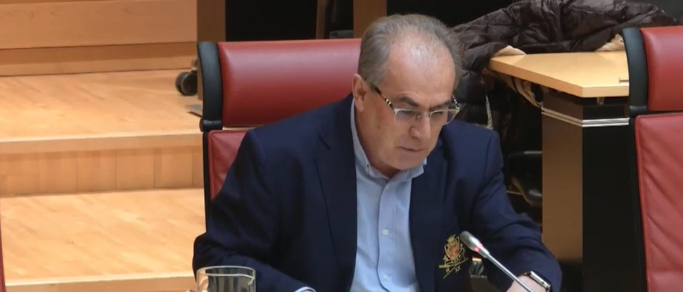 <div>Las Cortes aprueban la iniciativa socialista para realizar un estudio para la protecci&oacute;n de los colmenares tradicionales de Castilla y Le&oacute;n</div><div><br /></div>